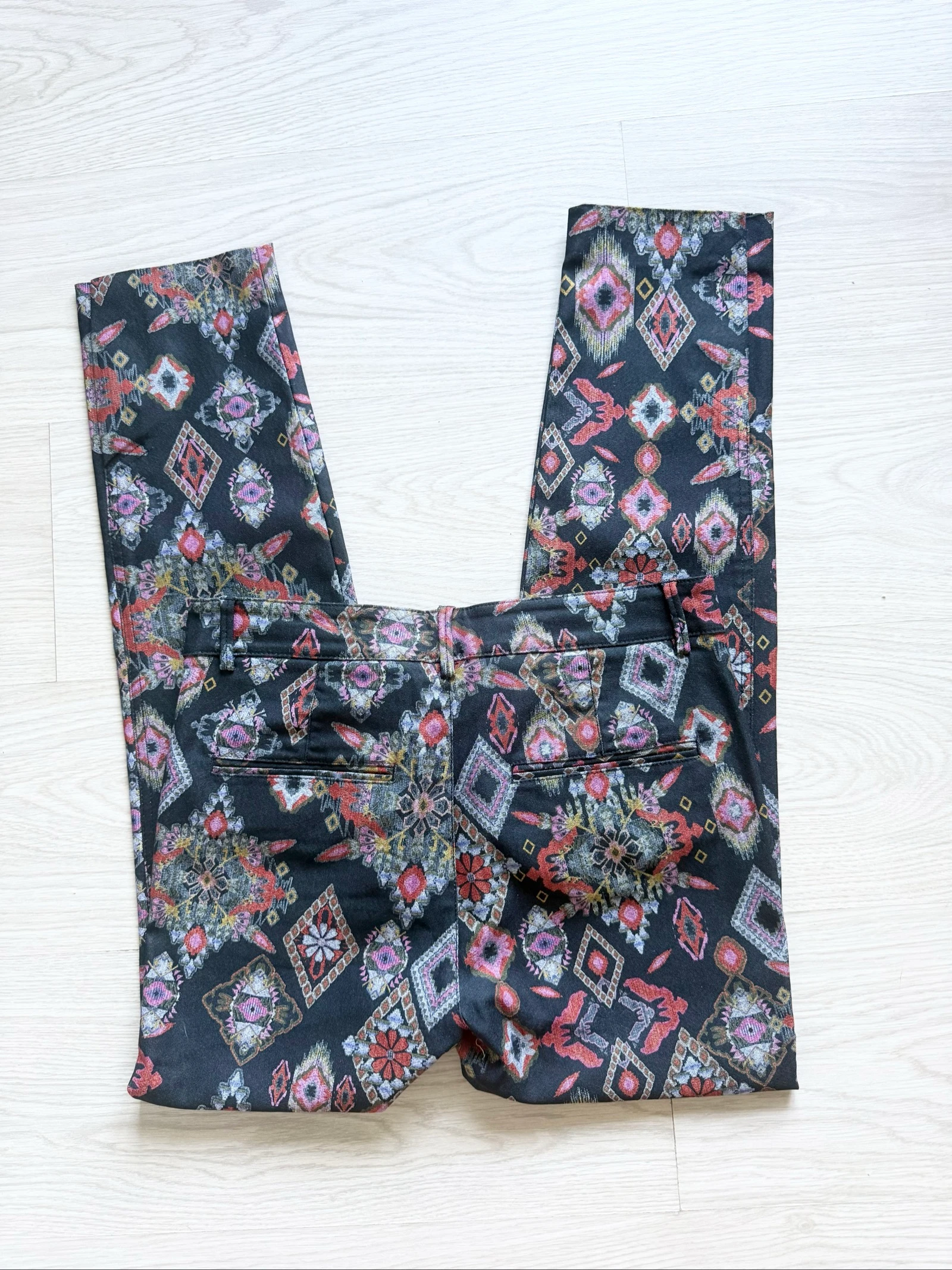 Calça slim preta e multicolorida com estampa Zara tamanho 36 S – photo 5